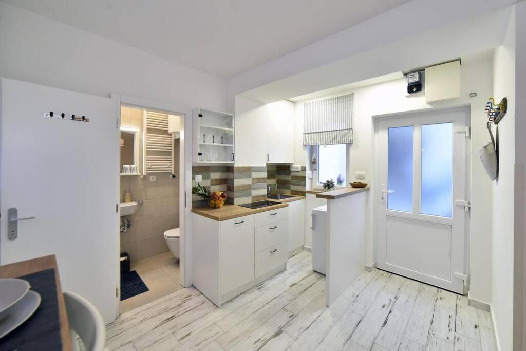Apartament Petit Main Square Zagrzeb Zewnętrze zdjęcie